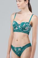Underwear: bra with a compacted cup and Brazilian panties