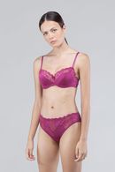 Underwear: bra with a compacted cup and slip panties