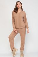 Set: jumper and trousers