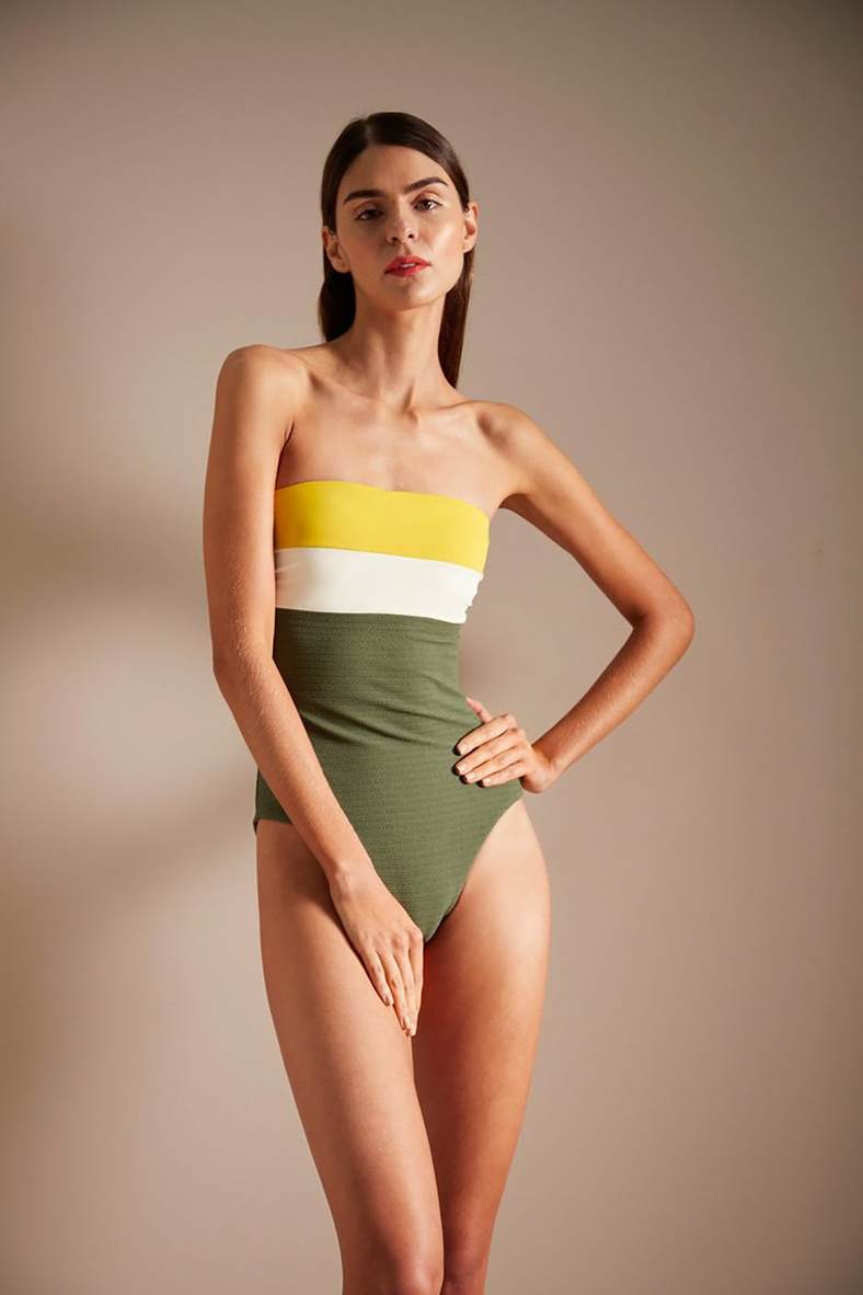 One-piece swimsuit with soft cup, code 92973, art E27013