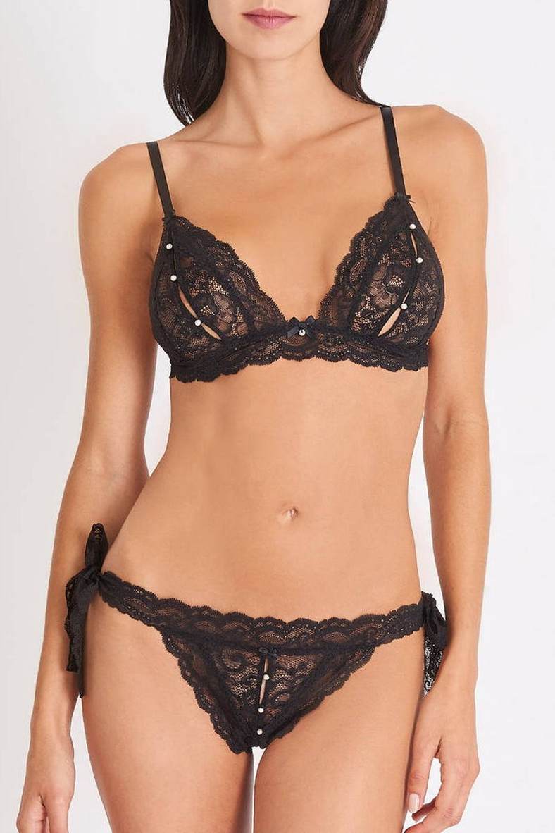 Lingerie set: bra with soft cup and Brazilian panties, code 94676, art P080E